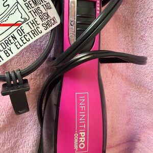 InfinitiPRO by Conair Pink hot hairbrush tool